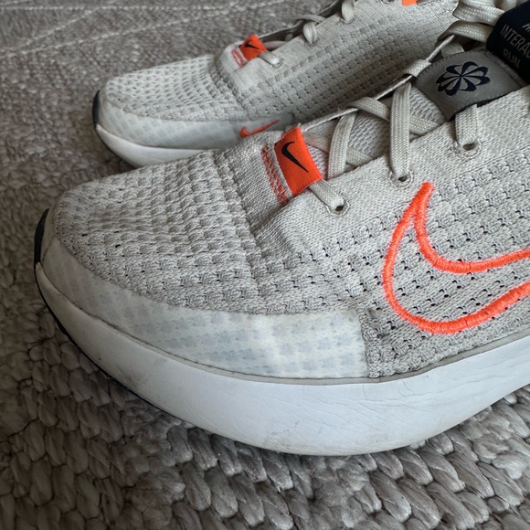Nike White and Orange Athletic Sneakers - Picture 13 of 15